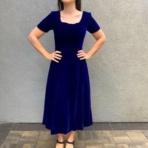 VINTAGE Velvet drop waist fit and flare dress with satin bow